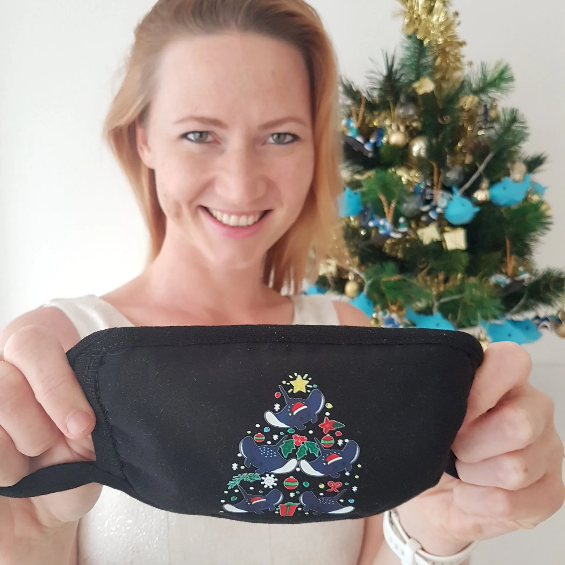 Face Mask: Fun Christmas Designs